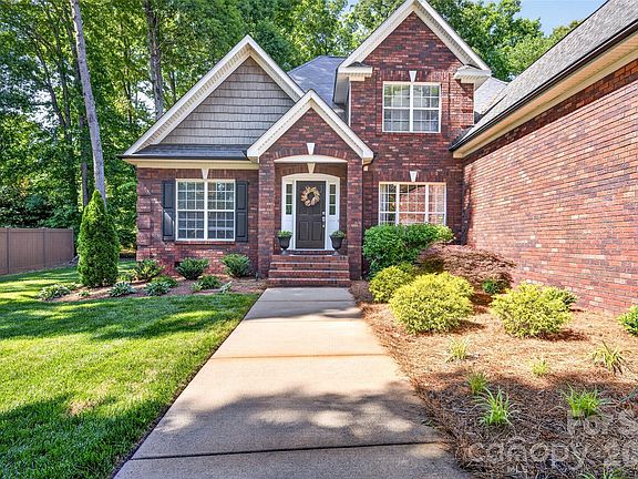 4th image of 3507 Savannah Way