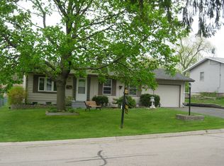 7624 Catalpa Ave, Woodridge, IL