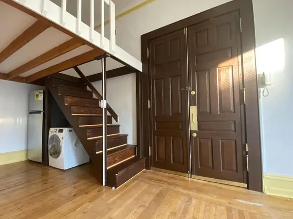 2107 Green St APT 1F, Philadelphia, PA 19130