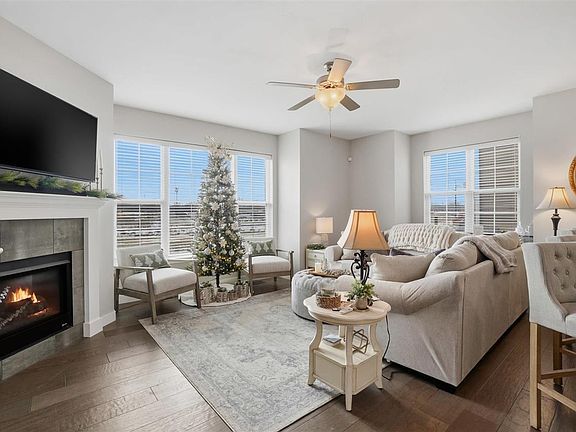2nd image of 300 Clark Dr APT 1