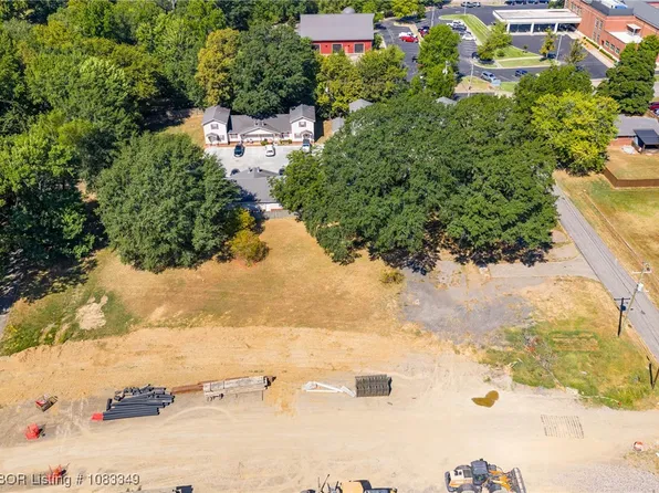 11 W Ash St, Greenwood, AR 72936