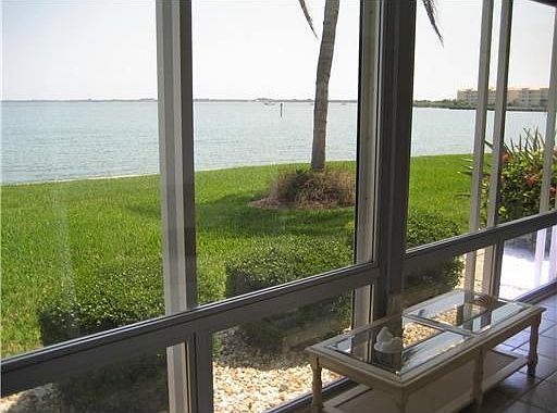 Home For Sale In Colonnades