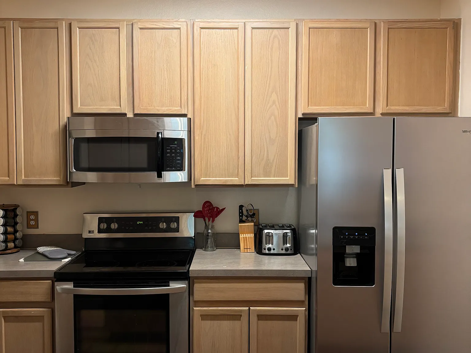 2 bed, 1050 sqft, $900 — Photo 4