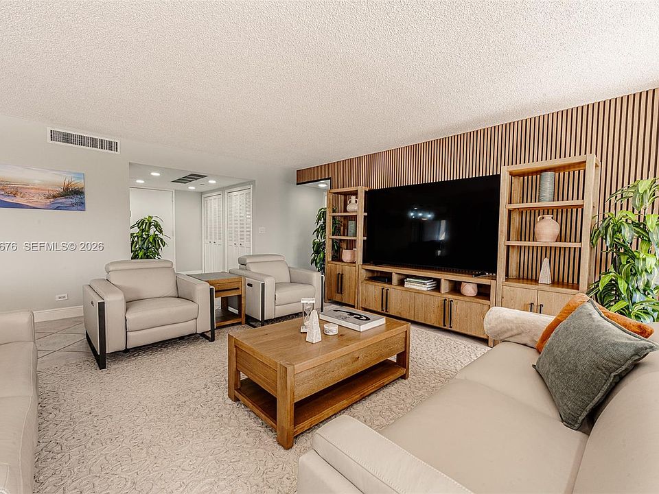 1st image of 1800 NE 114th St APT 909