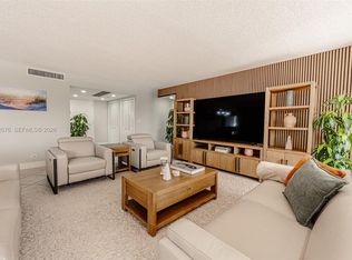 Cricket Club, Miami, FL 33181