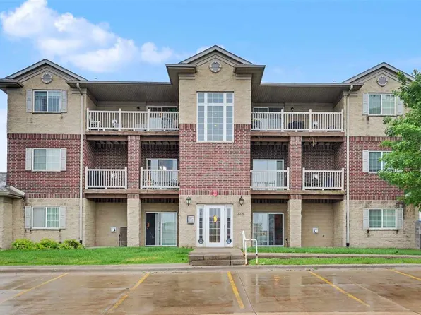 460 Bradley Pl Unit 9, North Liberty, IA 52317