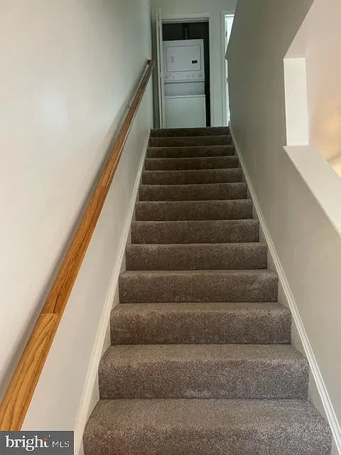 2 bed, 3.0 bath, 1268 sqft, $2,400 — Photo 2