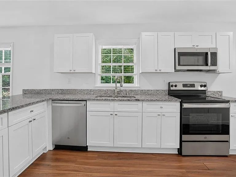 2495 Whites Mill Rd — Photo 3