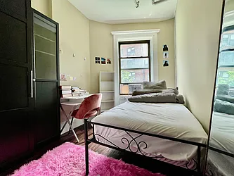 Rented by R New York