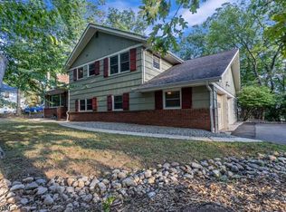 24 Hillcrest Rd, Martinsville, NJ 08836