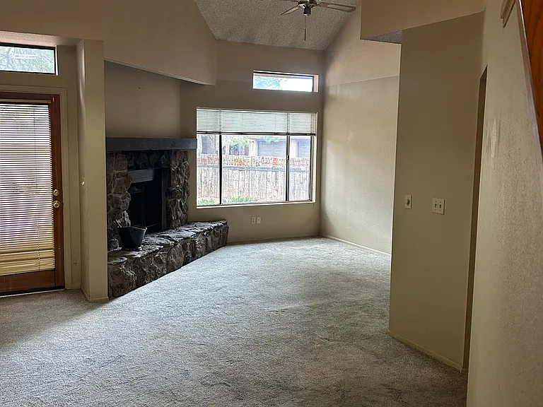 4005 N Goodwin Cir — Photo 7
