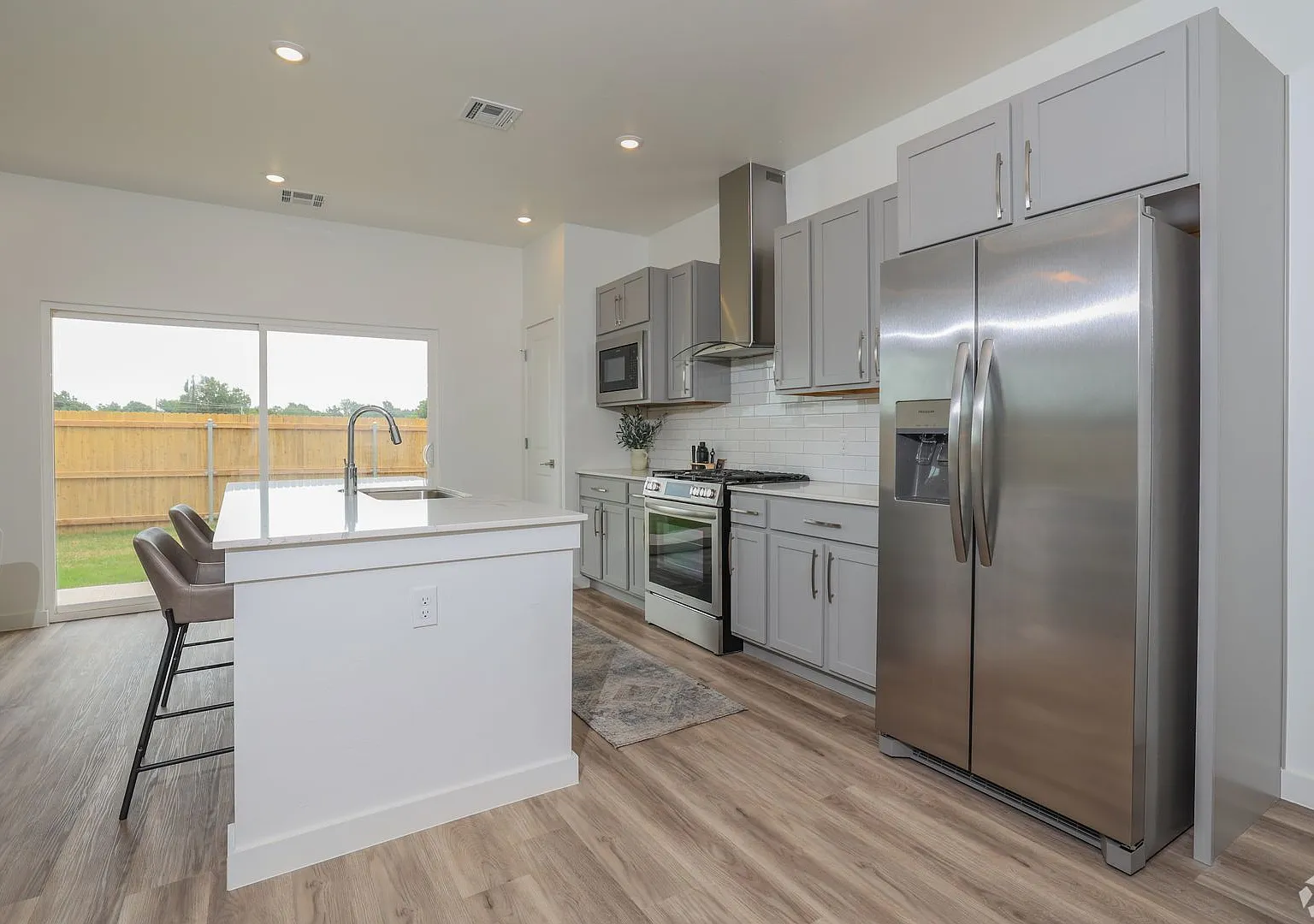 944 Prominent Way — Photo 4