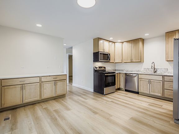 4th image of 620 S Sherwood St APT A