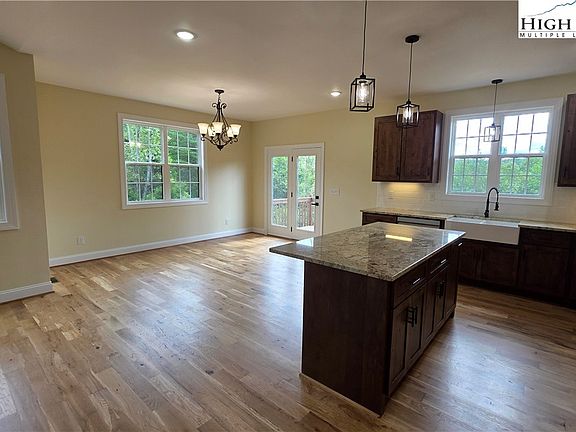 4th image of 1060 Hawksbill Drive