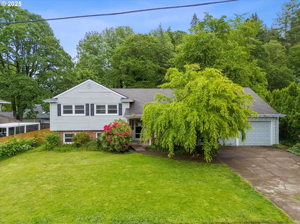 1195 Hallinan St, Lake Oswego, OR 97034