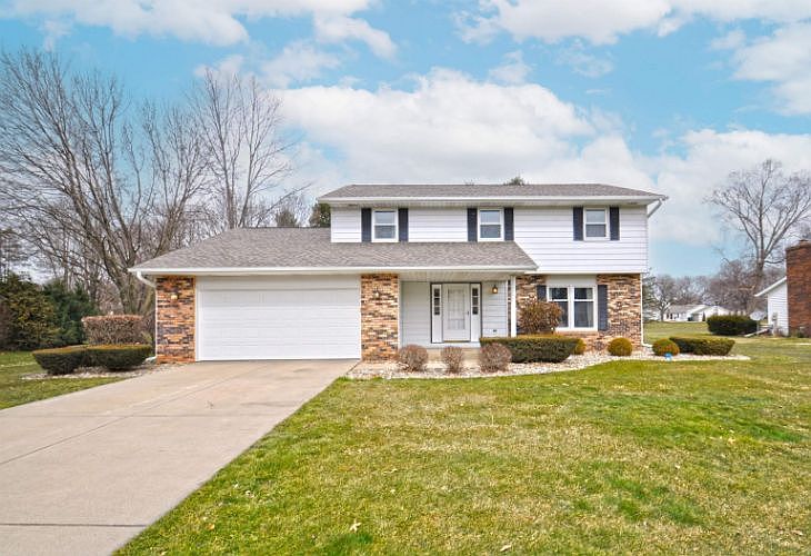1st image of 16339 Baywood Ln