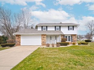 16339 Baywood Ln, Granger, IN 46530