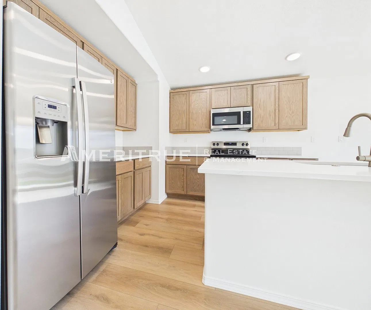 Brand new 3 bedroom/2.5 bathroom ready for move in — Photo 4