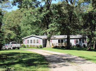 17957 Farmers Rd, Dewitt, IL 61735