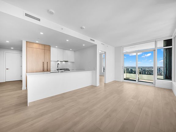 3rd image of 537 Cottonwood Ave #3104