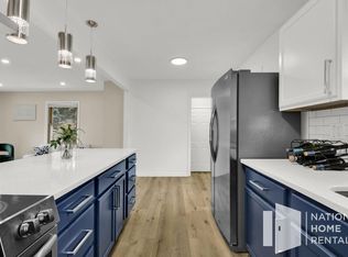 725 S Bobolink Dr, Brookfield, WI 53005