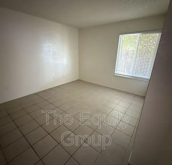 317 W 3rd St — Photo 11