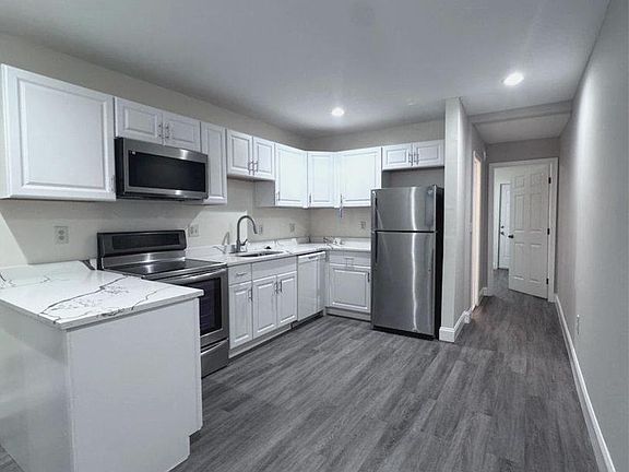 2nd image of 2118 Wilhelm St