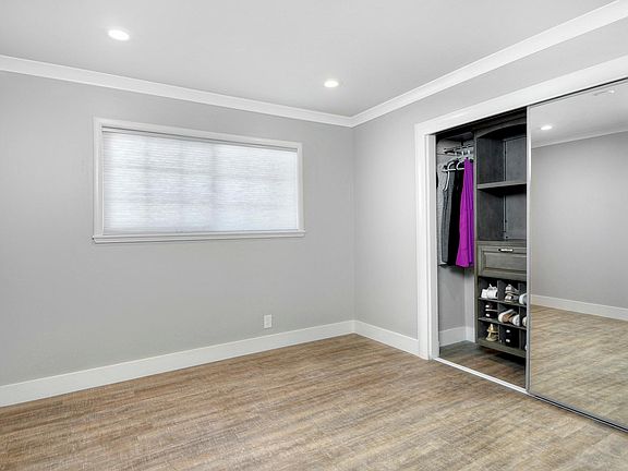 3rd image of 2471 Karen Dr APT 2