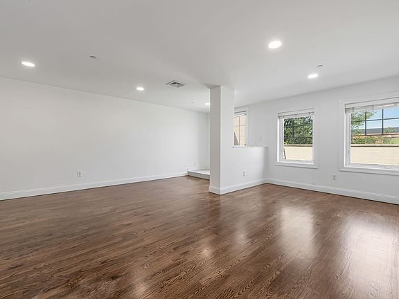 5th image of 30 Jefferson Ave #30B