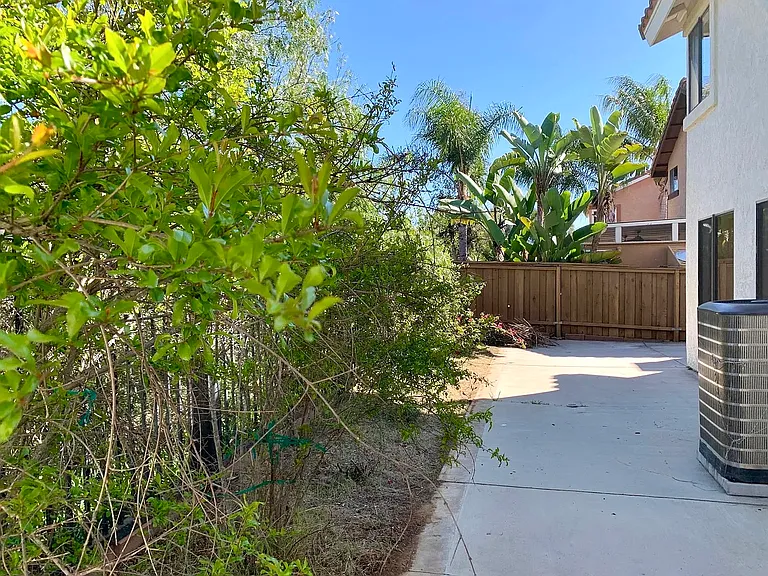 10725 Wallingford Rd — Photo 36