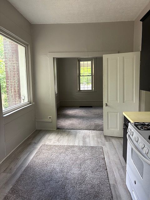1st image of 811 S Main St #811