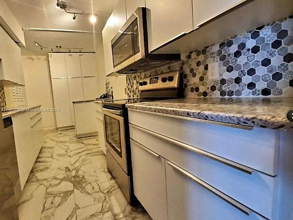 4th image of 1300 Saint Charles Pl APT 610