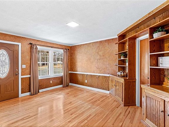 4th image of 280 Linda St
