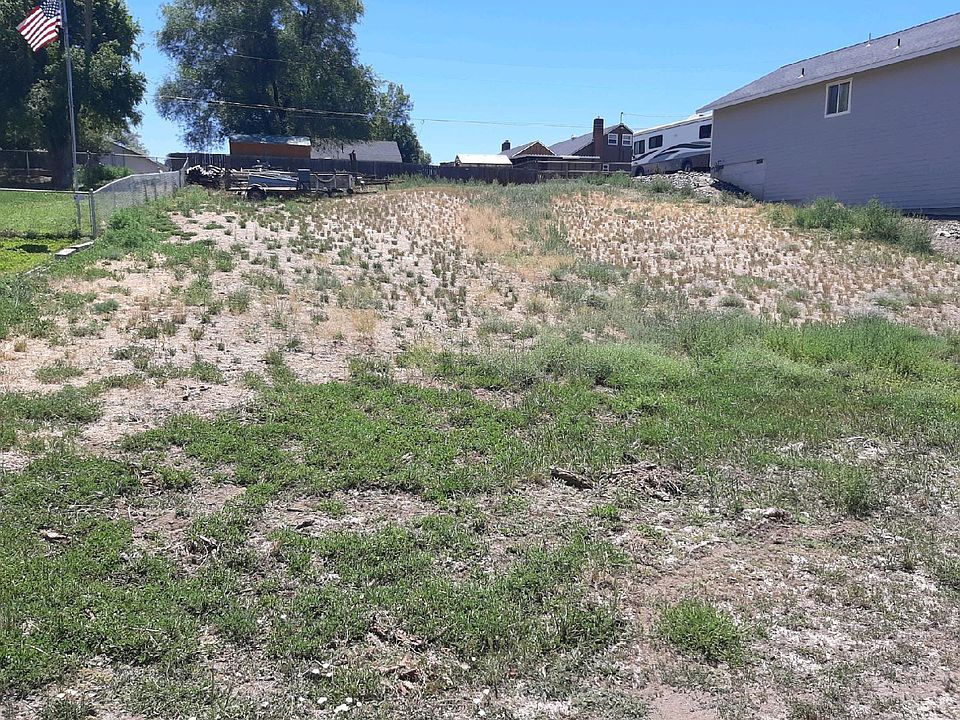 2nd image of NE Loper Ave