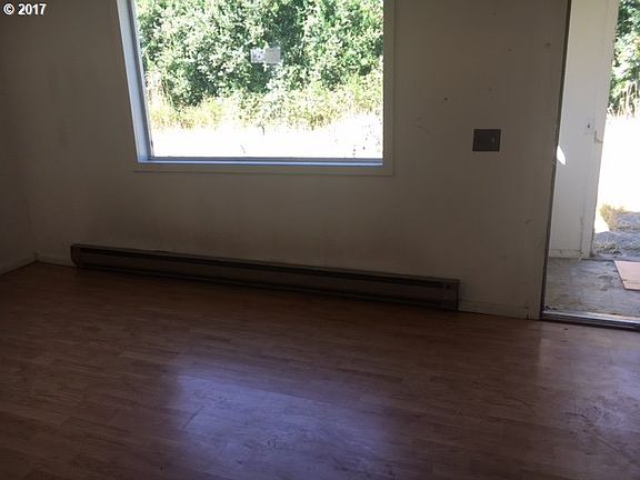 3rd image of 93728 Bay Park Ln