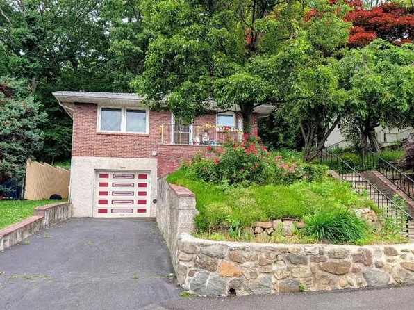 80 Cedar Ter, Staten Island, NY 10304