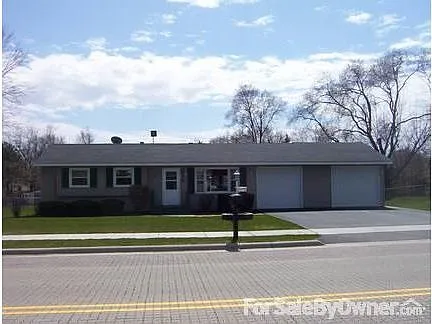 1313 Roosevelt Rd photo 1