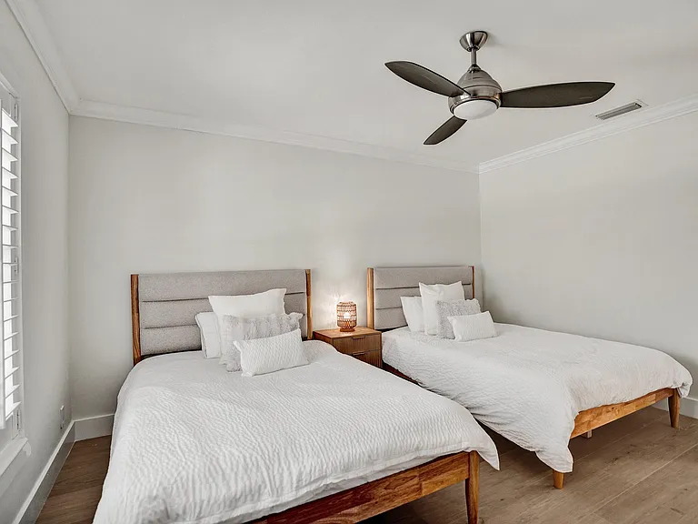 885 Nafa Dr — Photo 63