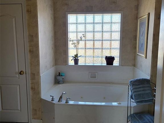 4th image of 3208 W Violet Ave