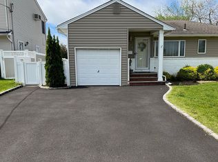 734 Bellmore Ave, East Meadow, NY 11554