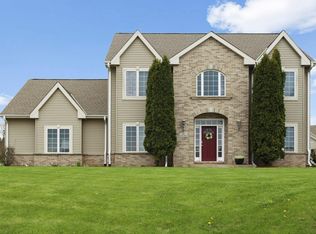 N63W12708 Grove St, Menomonee Falls, WI 53051