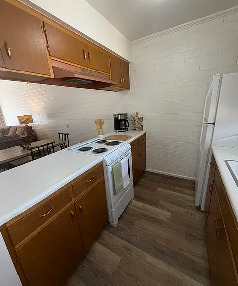 Belmont Apartments — Photo 25