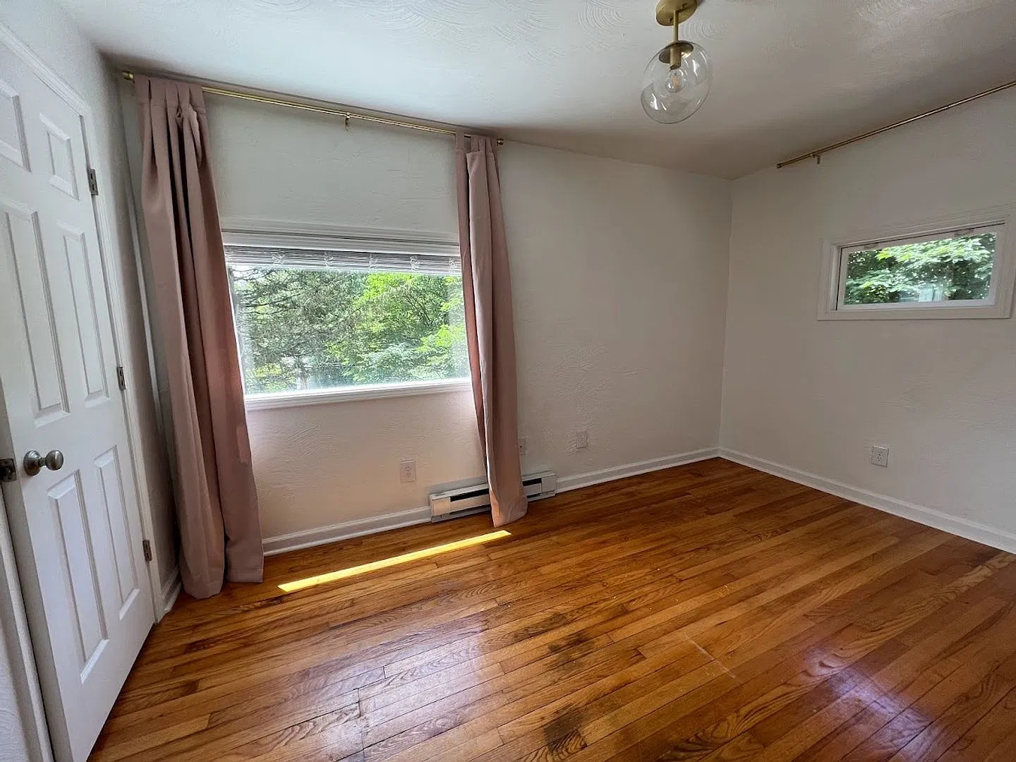 2 Bedroom, 1 Bath House — Photo 4