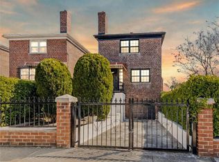 2004 Turnbull Ave, Bronx, NY 10473