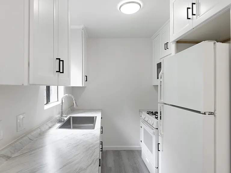 4357 Illinois St — Photo 12