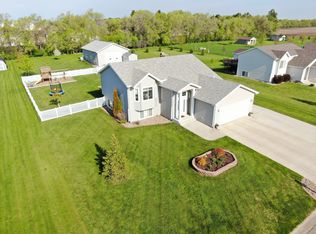 511 21st Ave NE, Jamestown, ND 58401