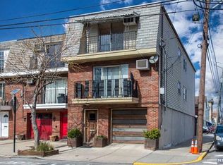 300 40th St, Union City, NJ 07087