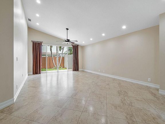 4th image of 7660 NW 61st Avenue