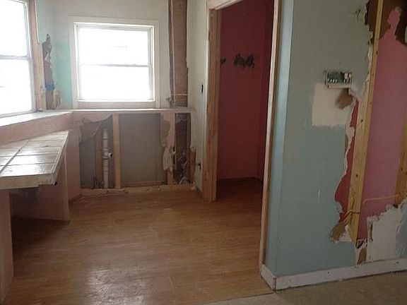 2nd image of 201 Lenox Ave