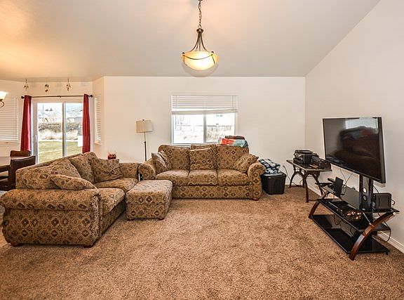 3rd image of 345 Wind River Dr